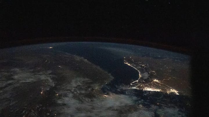 霍尔木兹海峡卫星影像